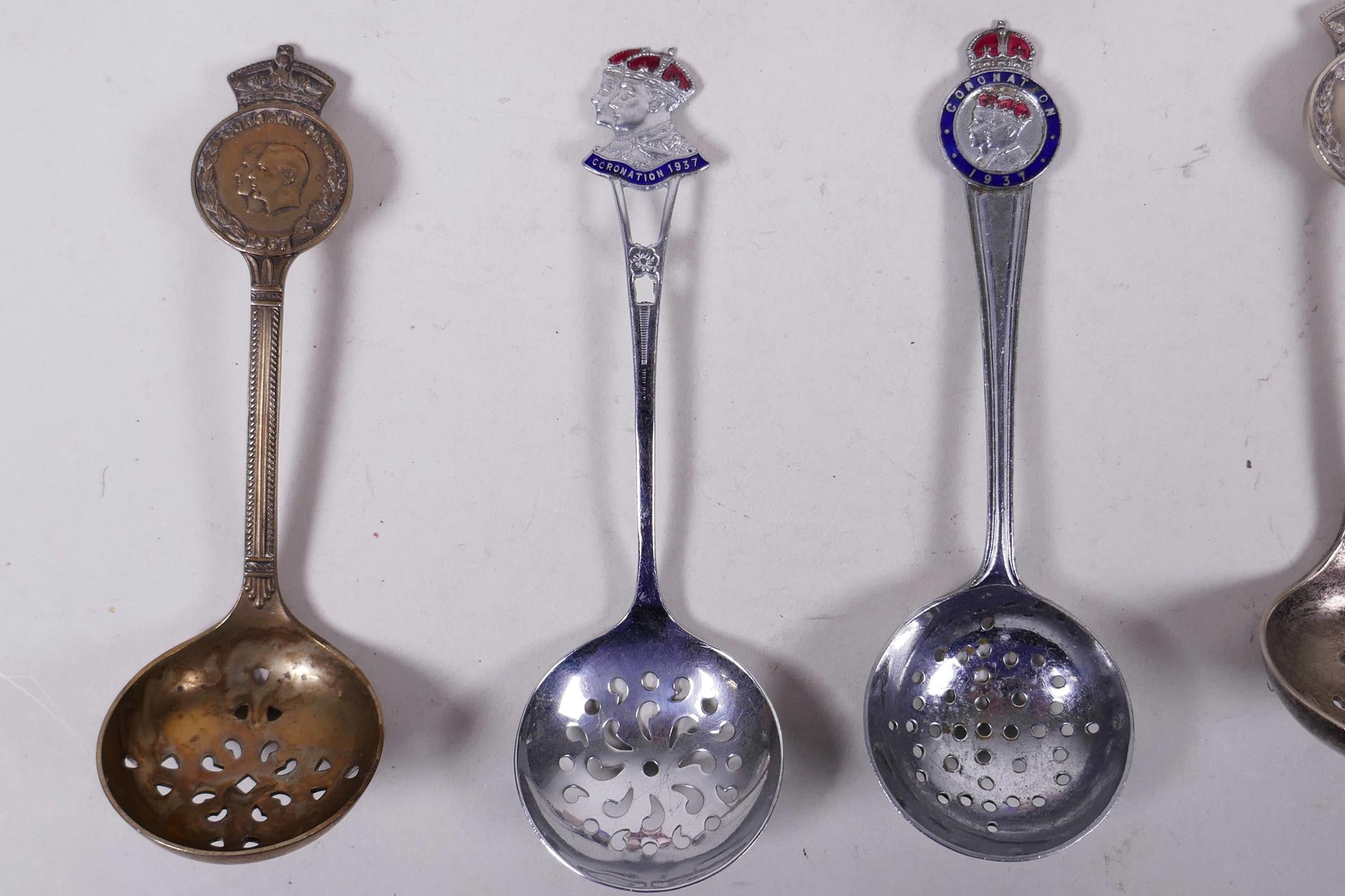 Eight commemorative 1937 coronation tea caddy spoons in silver plate, silver gilt or brass - Image 6 of 12