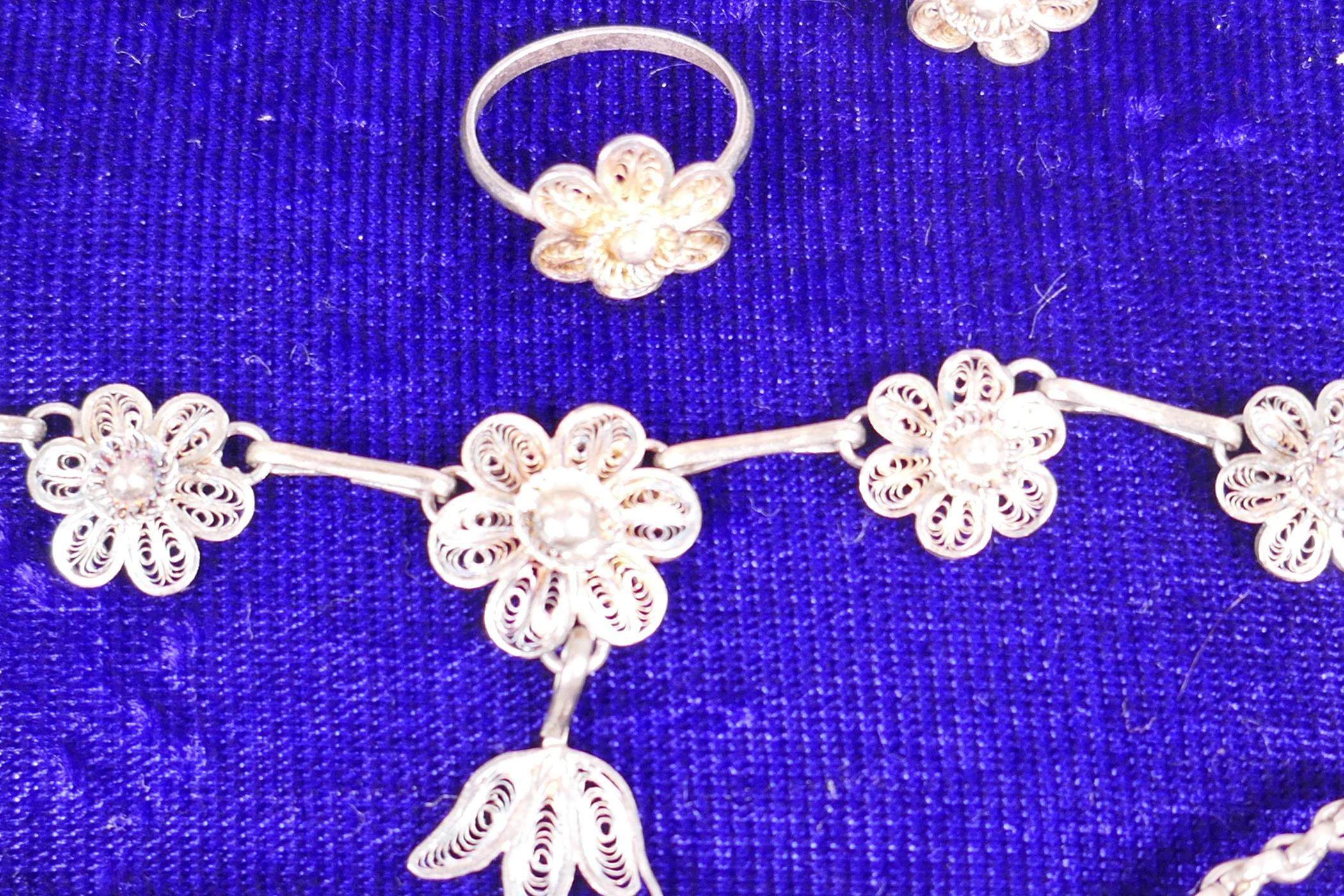 A suite of Indian silver filigree flowers jewellery comprising necklace, finger ring and earrings, - Image 2 of 3