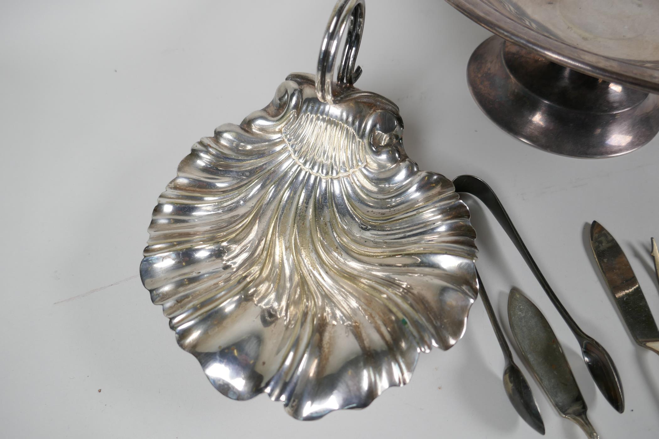 A small quantity of silver plate including a Mappin & Webb shell shaped dish and a QEII liner - Image 2 of 3