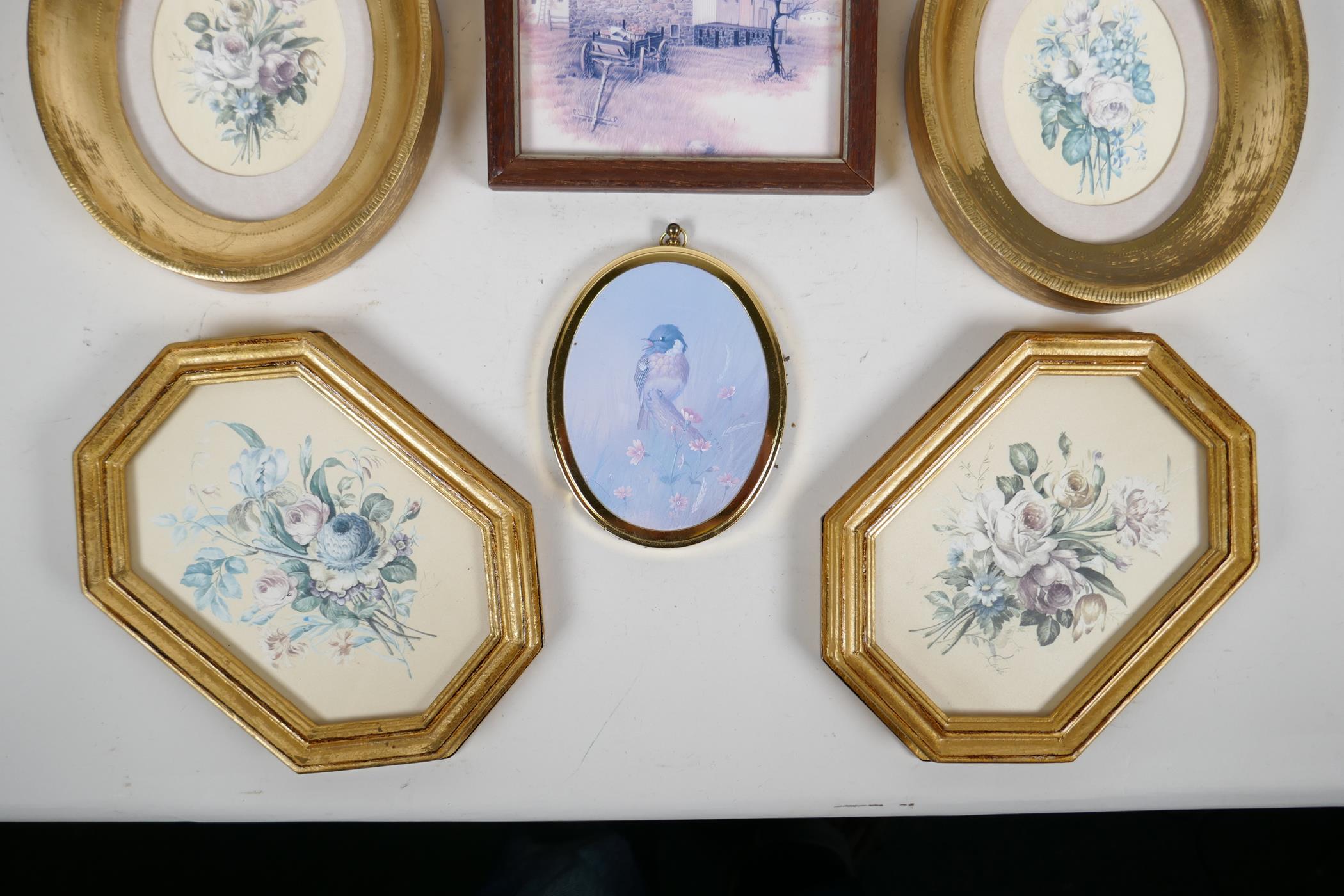 A quantity of good quality small gilt picture frames, four made in Florence, ovals, squares and - Image 4 of 4