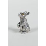 A sterling silver rabbit, 1" high