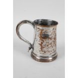A C18th Sheffield plate half pint tankard with wooden base, 4" high