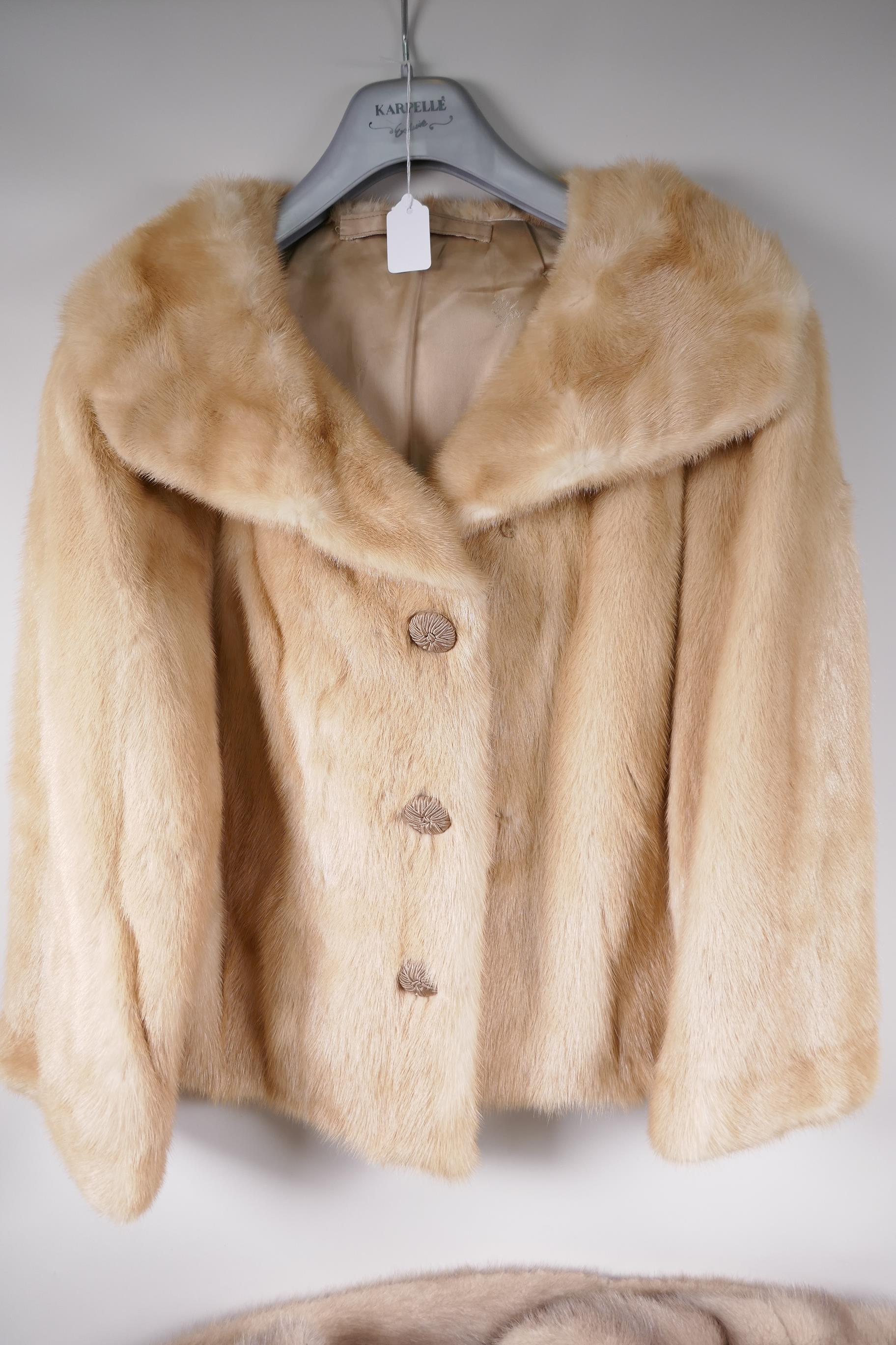 A lady's blonde fur short jacket, approximate size 14, 21" long, together with a silver fur stole, - Image 3 of 3