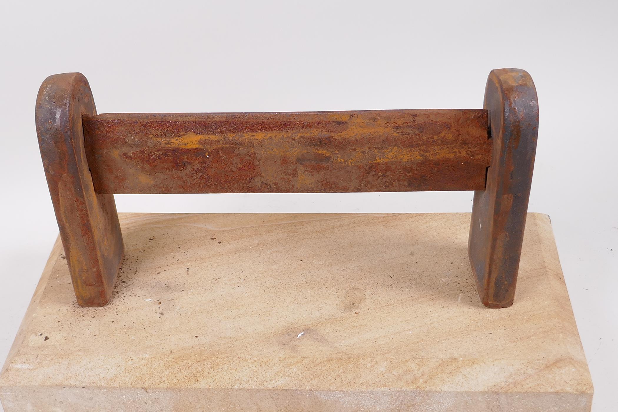 A cast iron boot scraper mounted on a sandstone base, 12" long - Image 2 of 2