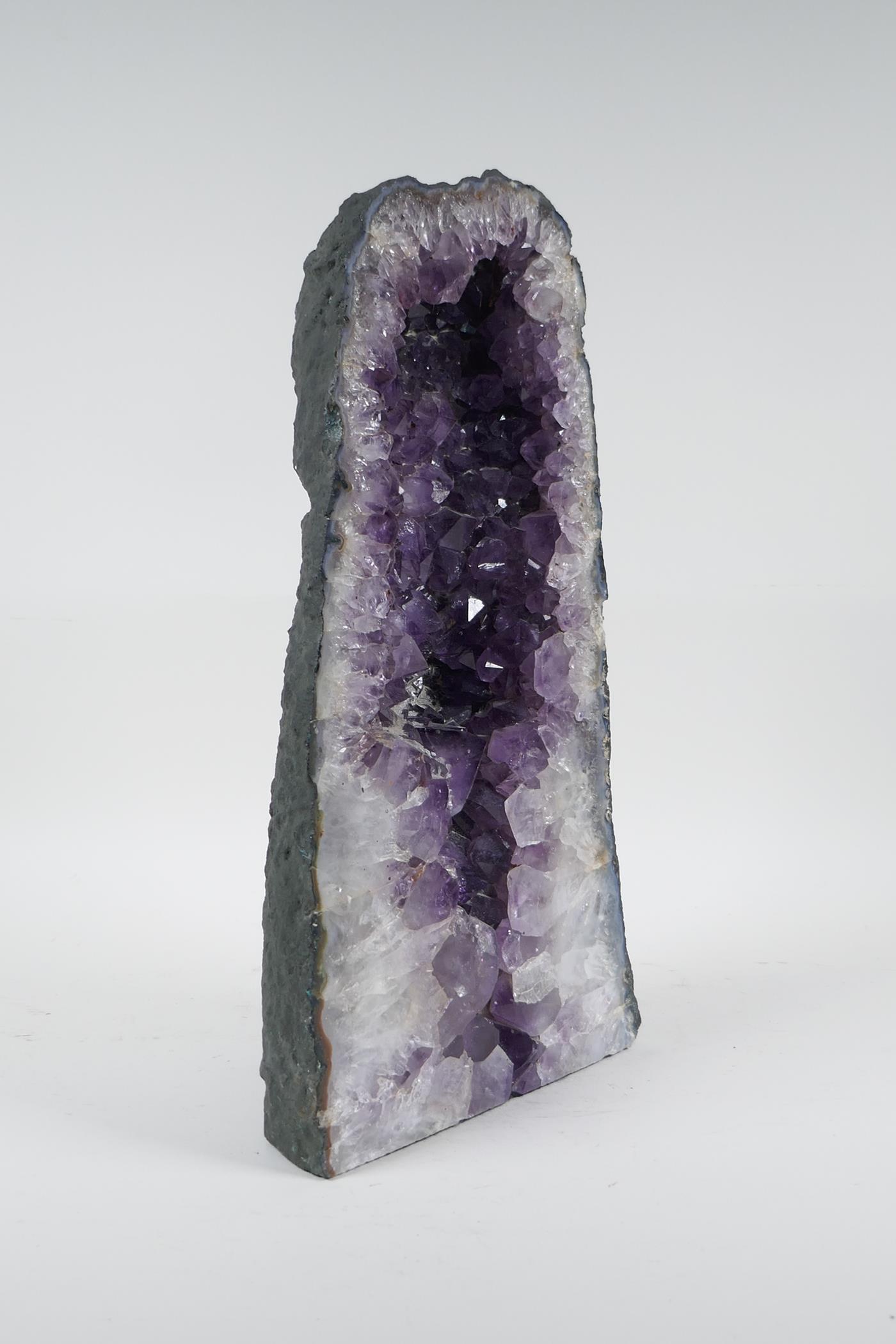 An amethyst geode, 13½" high x 7½" wide - Image 3 of 7