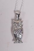 A 925 silver owl pendant necklace, 1½" drop