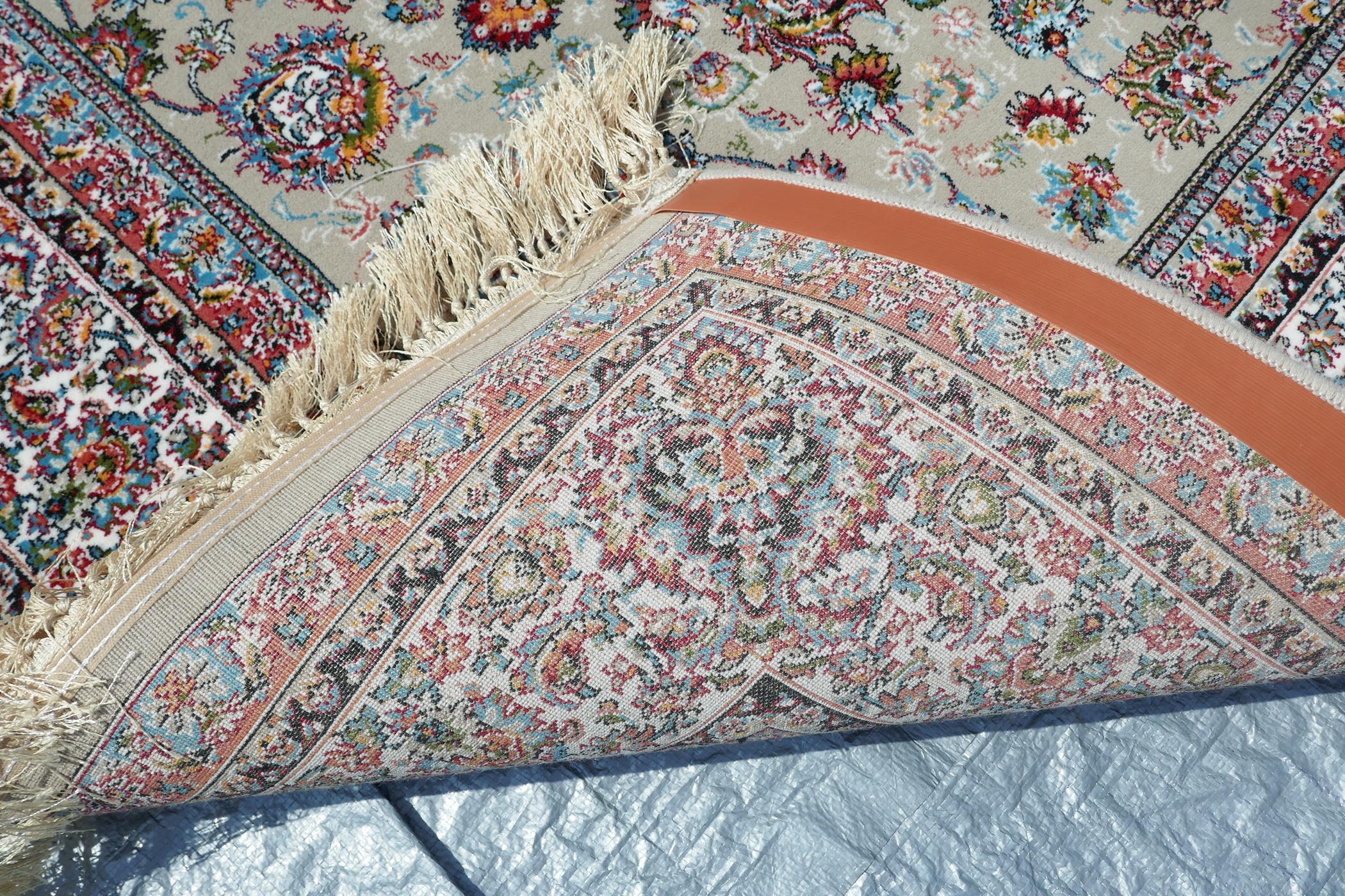 A fine woven beige ground full pile Iranian carpet with an all over floral pattern, 118" x 78" - Image 5 of 5