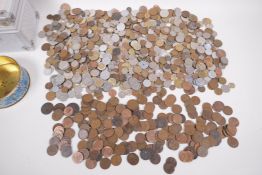 A quantity of English copper coins from the C19th and C20th, 700 grams, together with a large