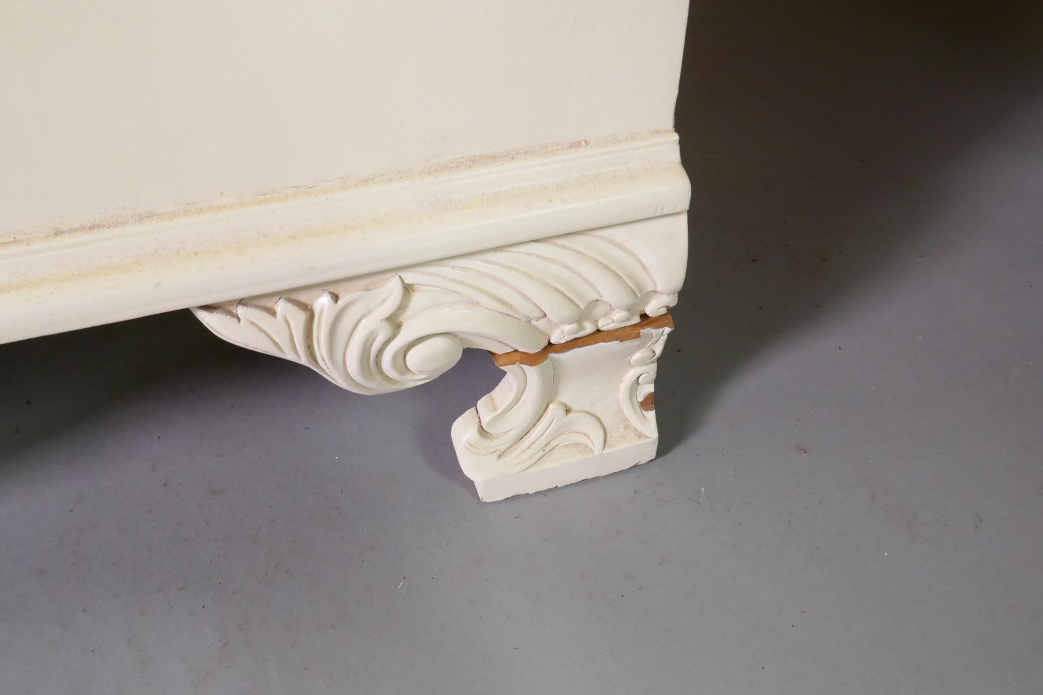 A painted fall front bureau bookcase in two sections, the upper with carved and pierced swan neck - Image 4 of 5