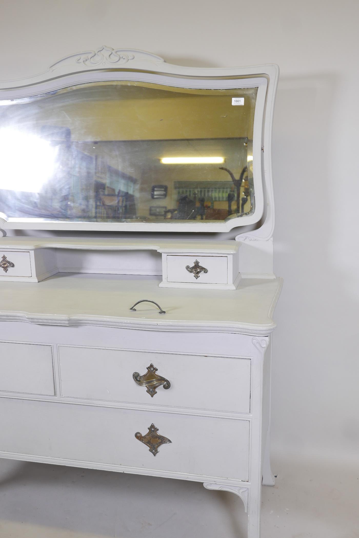 An Edwardian painted dressing table, with carved details, the mirrored top section with two drawers, - Image 2 of 5