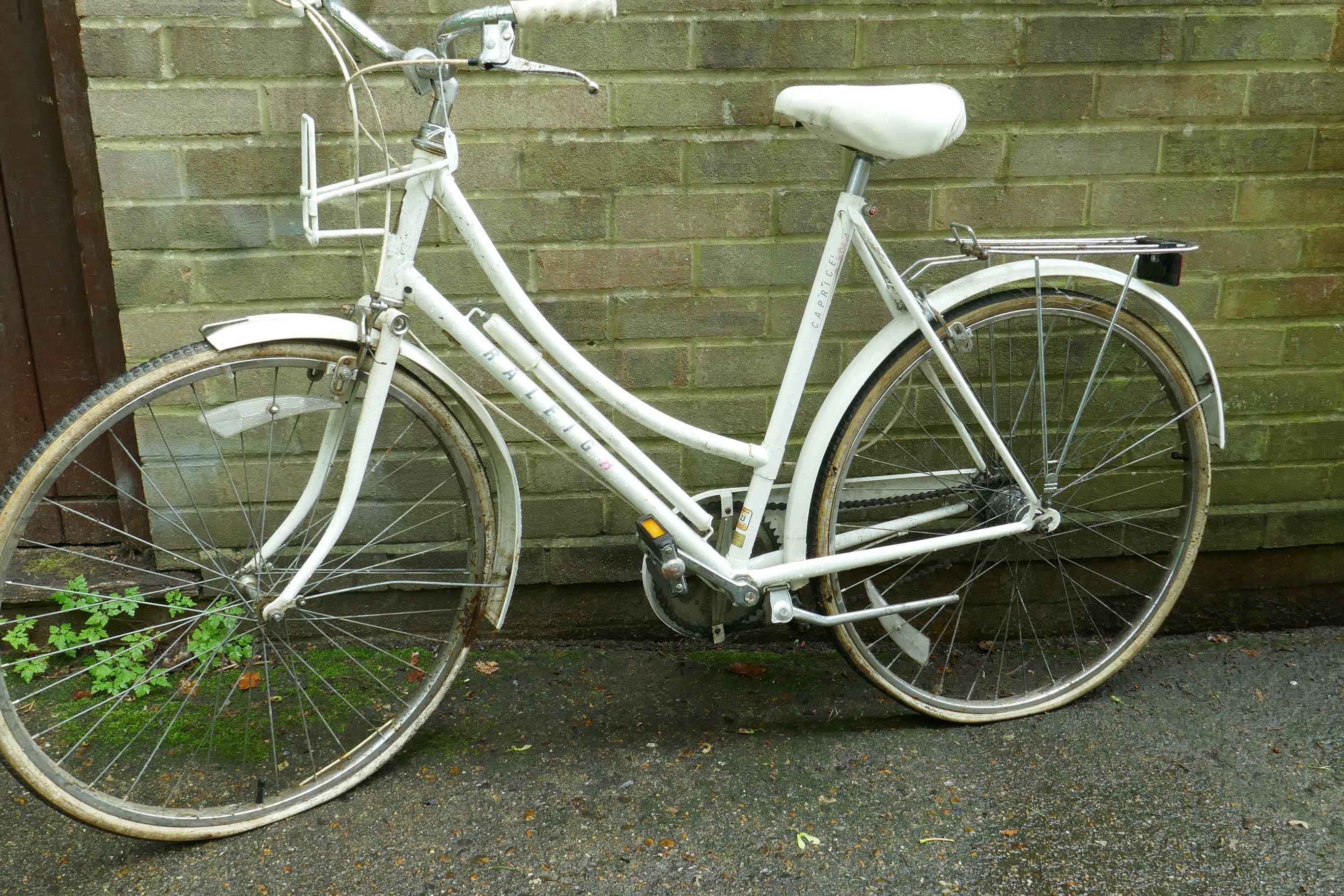 A Carlton 'Criterium' gentleman's road bicycle, with five speed Simplex gears, a vintage Raleigh - Image 3 of 5