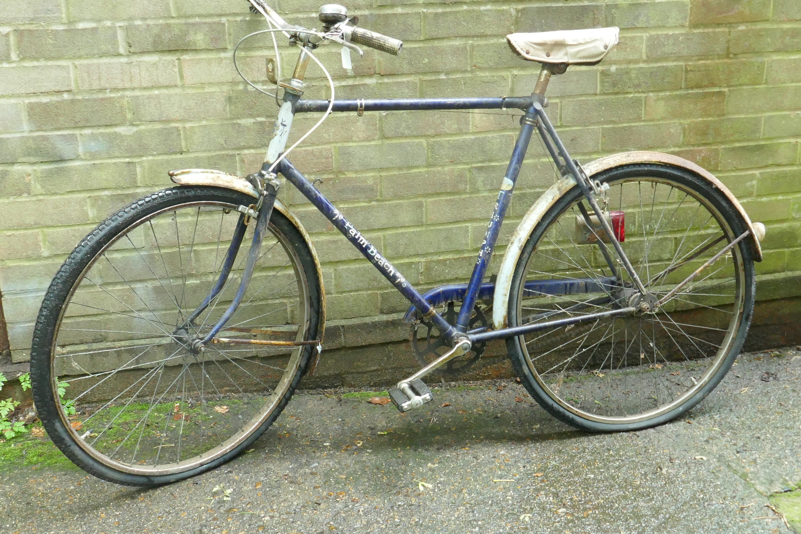 A Carlton 'Criterium' gentleman's road bicycle, with five speed Simplex gears, a vintage Raleigh - Image 4 of 5