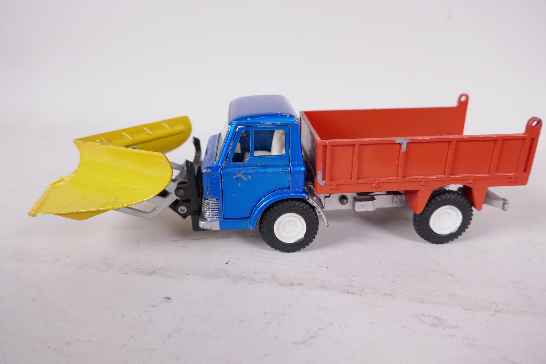 A Dinky Toys Model Ford D800 snow plough, no tailboard, 7" long, together with a Corgi model - Image 3 of 5
