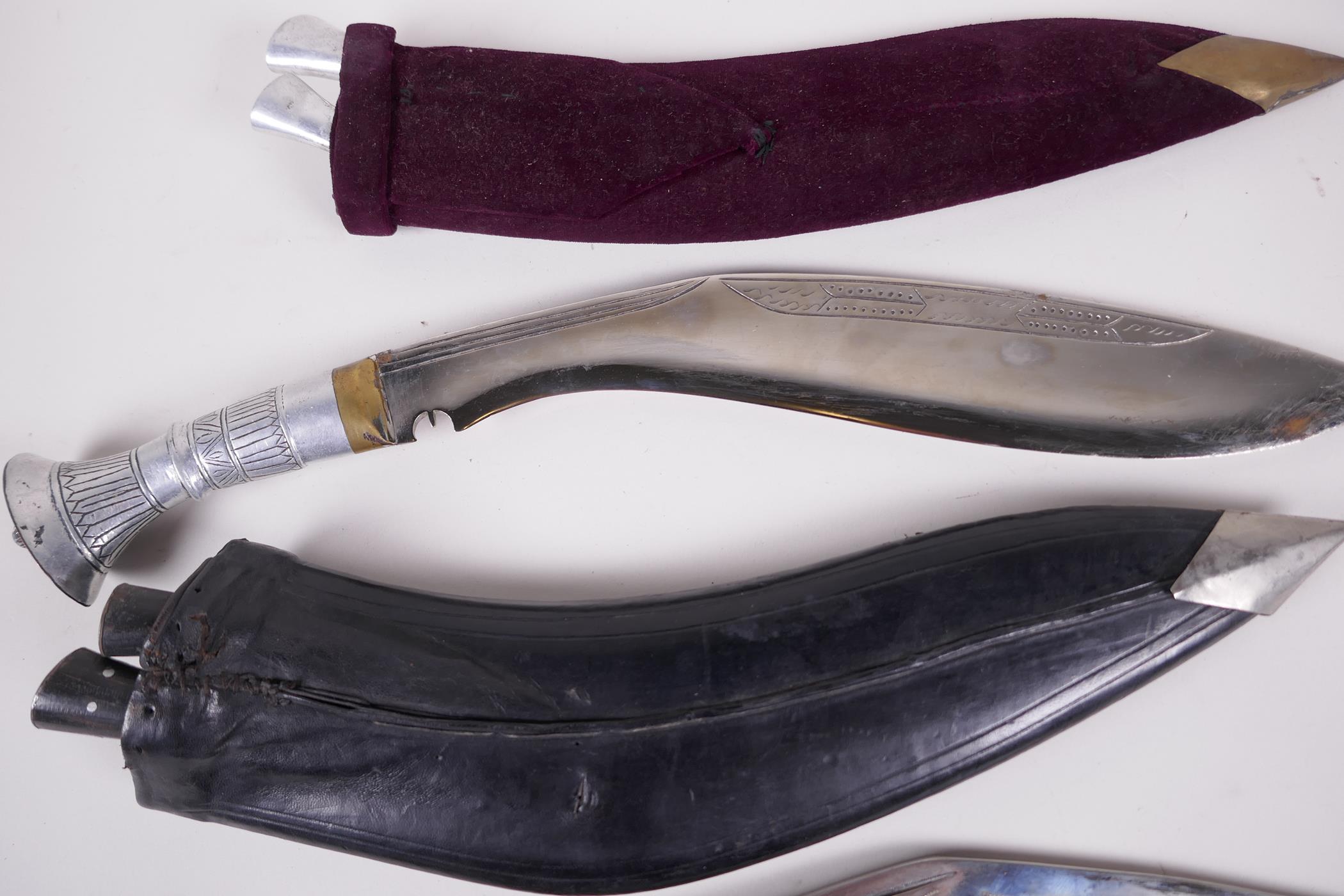 Two replica Kukri knives, both in scabbards, with sharpeners, largest 17" long - Image 4 of 4