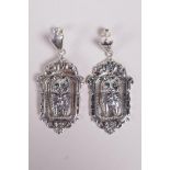 A pair of 925 silver drop earrings decorated with cats, 2" drop