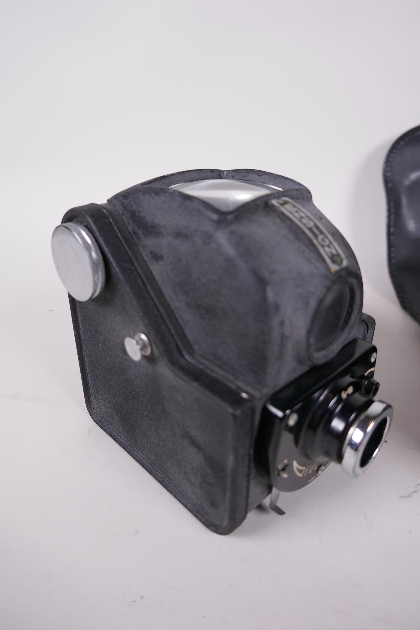 A vintage Ensign Ful-Vue camera and case, 4" high - Image 3 of 4