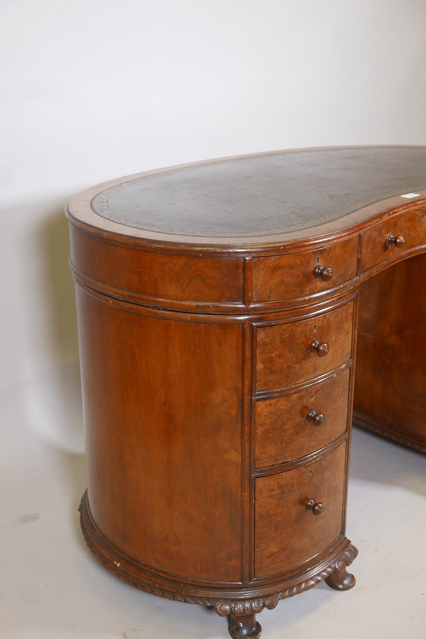 A late C19th/early C20th walnut kidney shaped pedestal desk with leather tooled top and nine drawers - Image 3 of 4