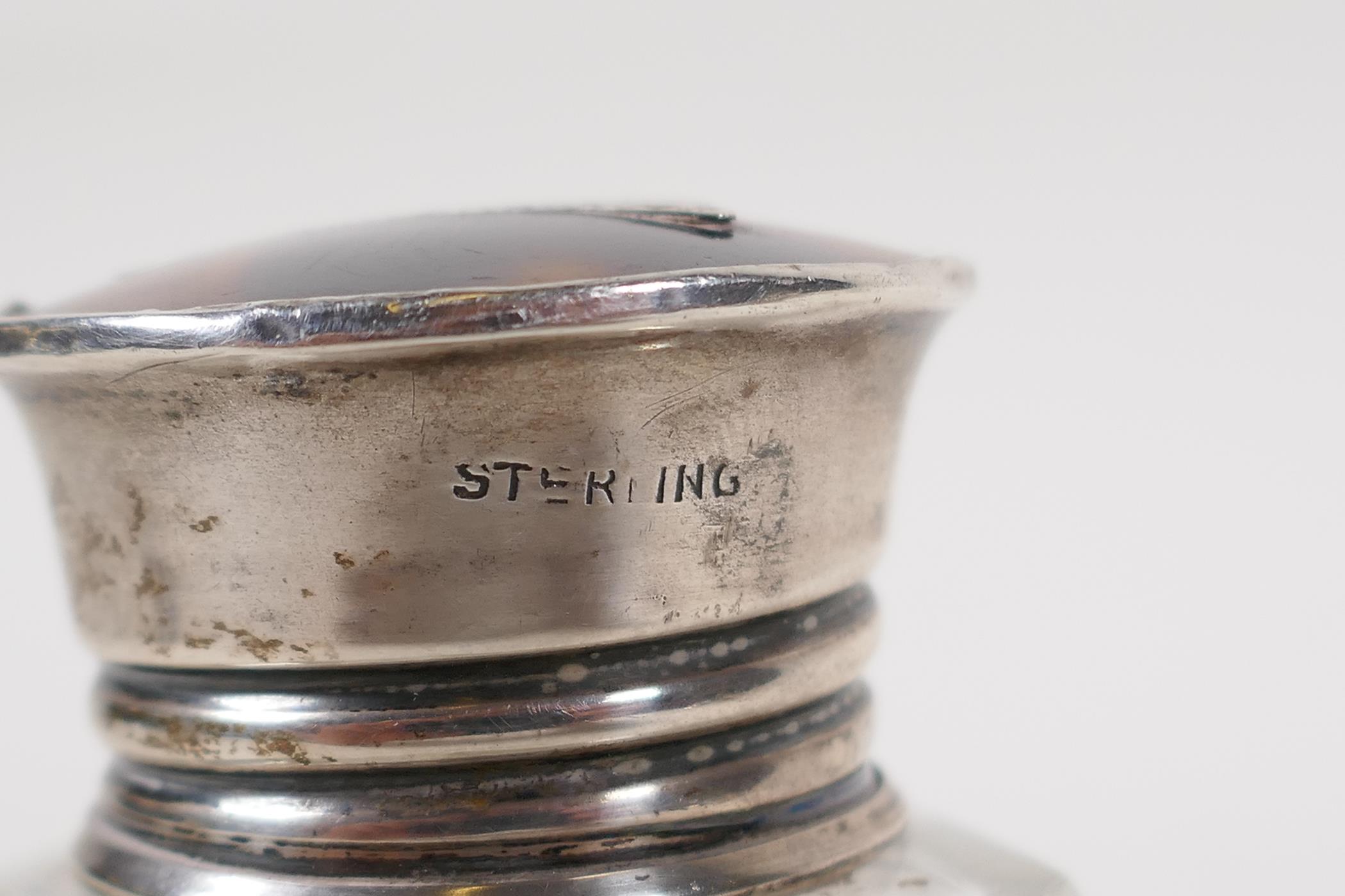 A cut glass scent bottle with a sterling silver and tortoiseshell cup, the lid with inset silver - Image 5 of 5