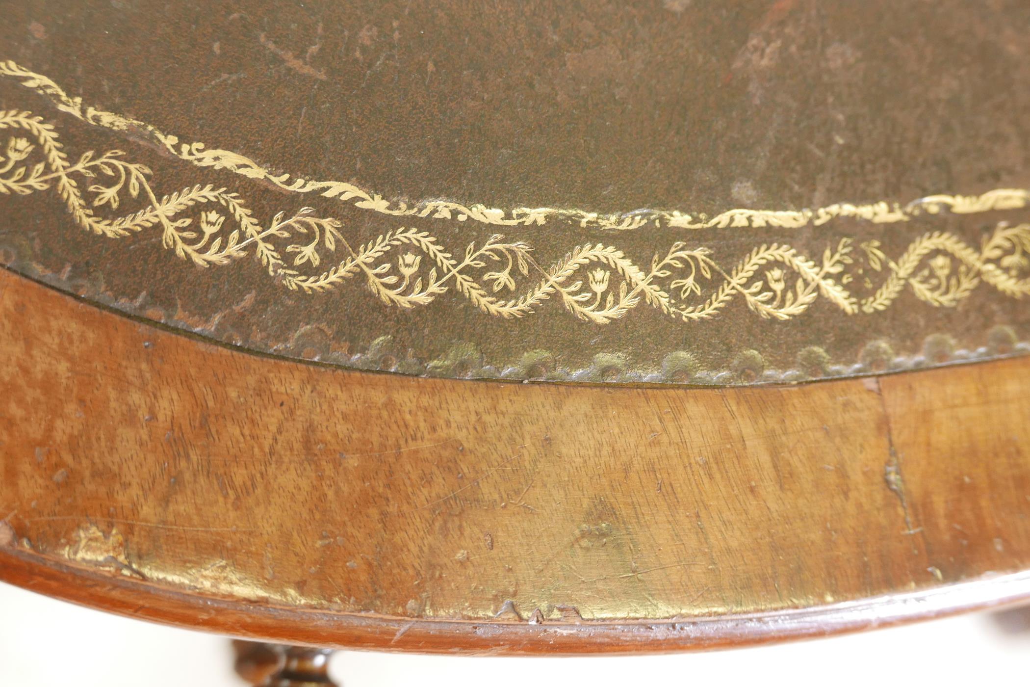 A late C19th/early C20th walnut kidney shaped pedestal desk with leather tooled top and nine drawers - Image 4 of 4