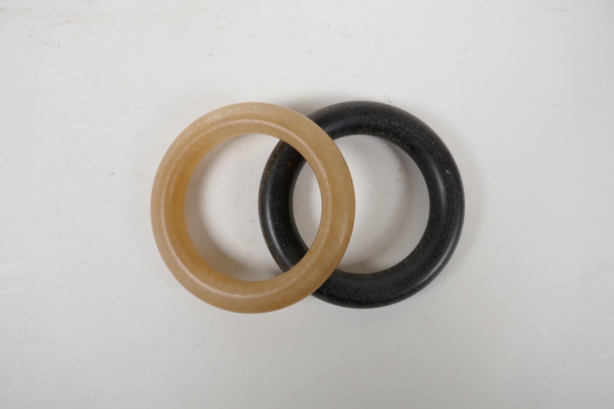 A faux horn bangle, and another darker, 3½" diameter - Image 2 of 2