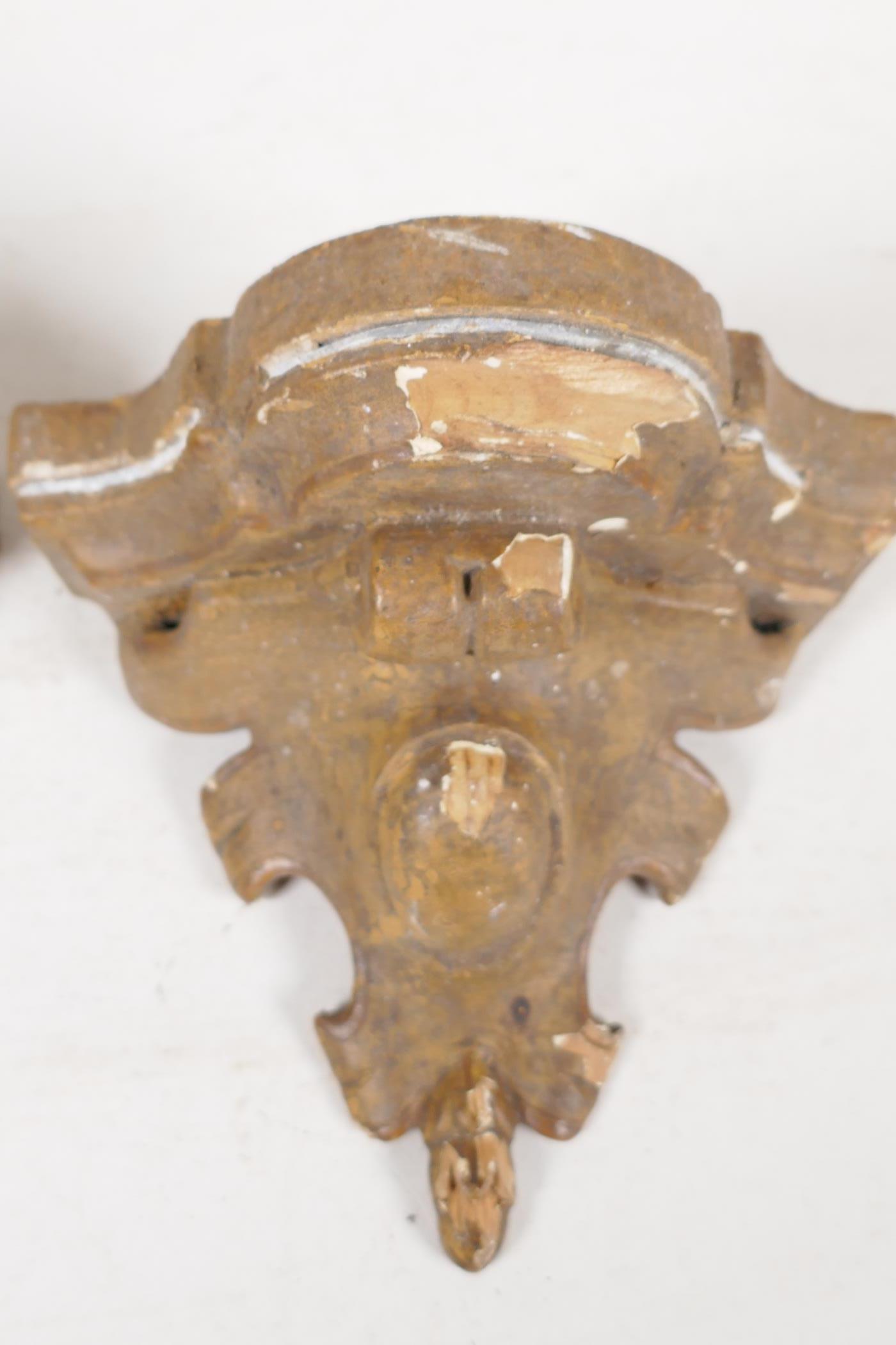 A pair of C19th gilt carved hardwood wall brackets, 6" wide - Image 2 of 2