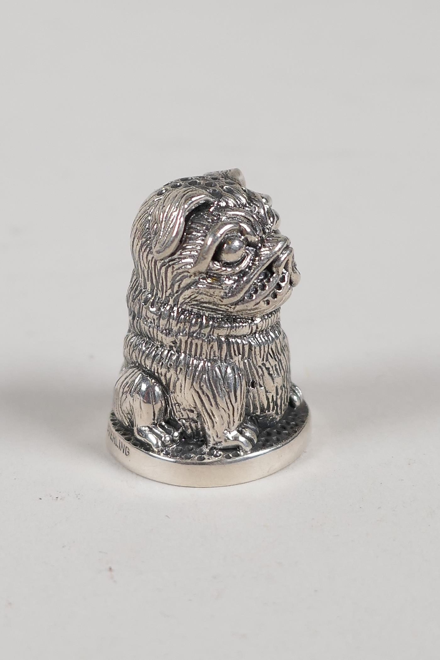 A sterling silver thimble in the form of a pug dog, 1" high - Image 2 of 3