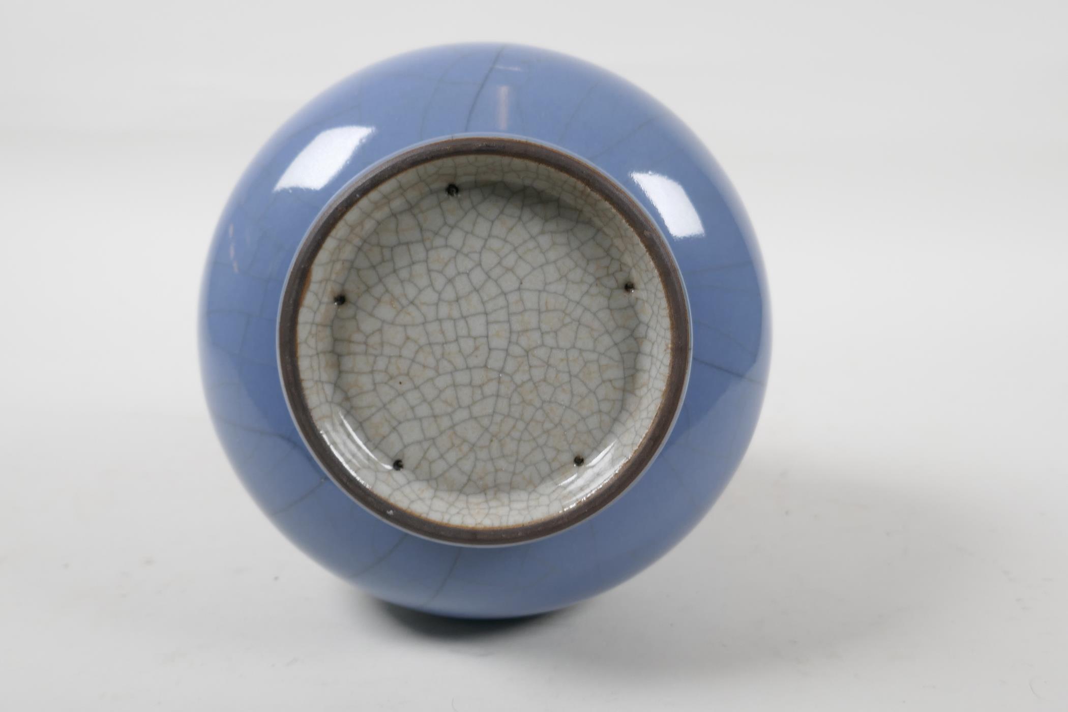 A Chinese blue crackleglaze vase with ribbed neck, 9" high - Image 4 of 4