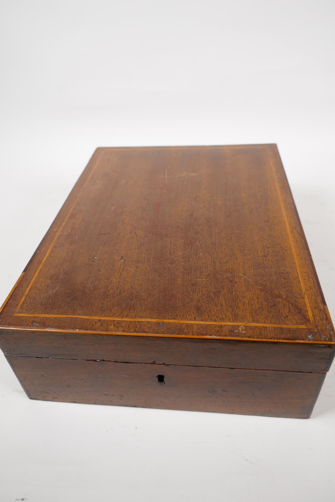 A C19th mahogany vanity box with mirror and fitted trays, 8" x 11" x 3" - Image 4 of 4