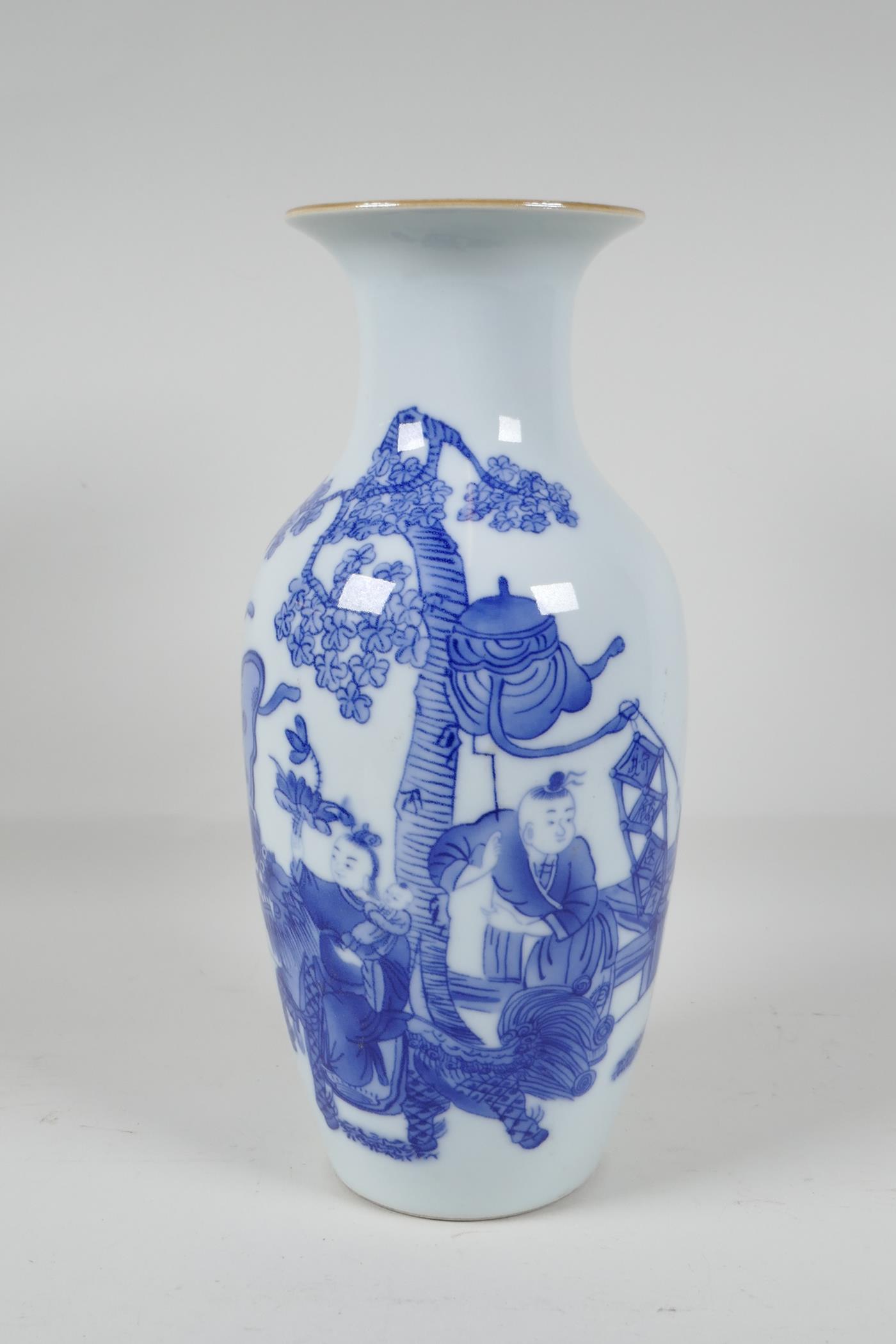 An early C20th Chinese blue & white porcelain vase, decorated with women, children and a kylin in a - Image 2 of 5