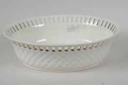 A late C18th Wedgwood creamware basket weave, oval bowl, with pierced rim, (chips to rim) 9" x 7"