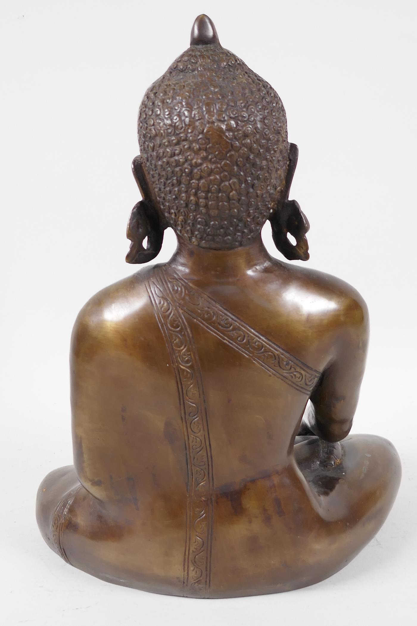 A Chinese bronze figure of Buddha, seated in meditation - Image 4 of 4