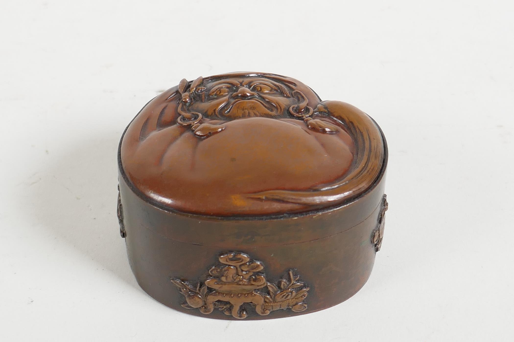 A Japanese Meiji period trinket box, the cover decorated with a wise man and wasp0, 2½" x 2"