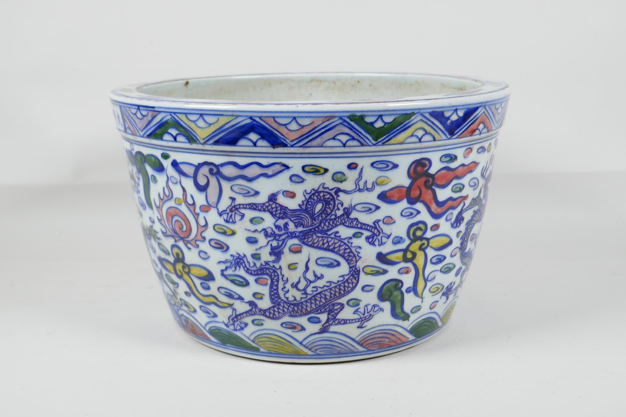 A Chinese Wucai style porcelain jardinere, decorated with dragons & the flaming pearl, 6 character - Image 2 of 7