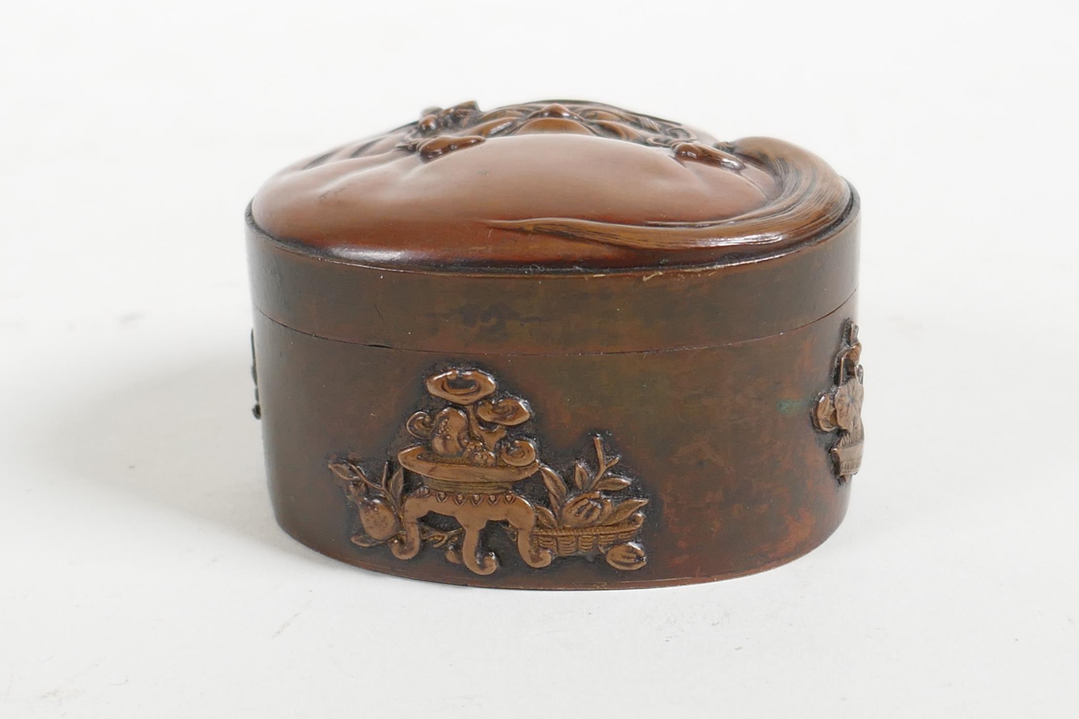 A Japanese Meiji period trinket box, the cover decorated with a wise man and wasp0, 2½" x 2" - Image 6 of 7