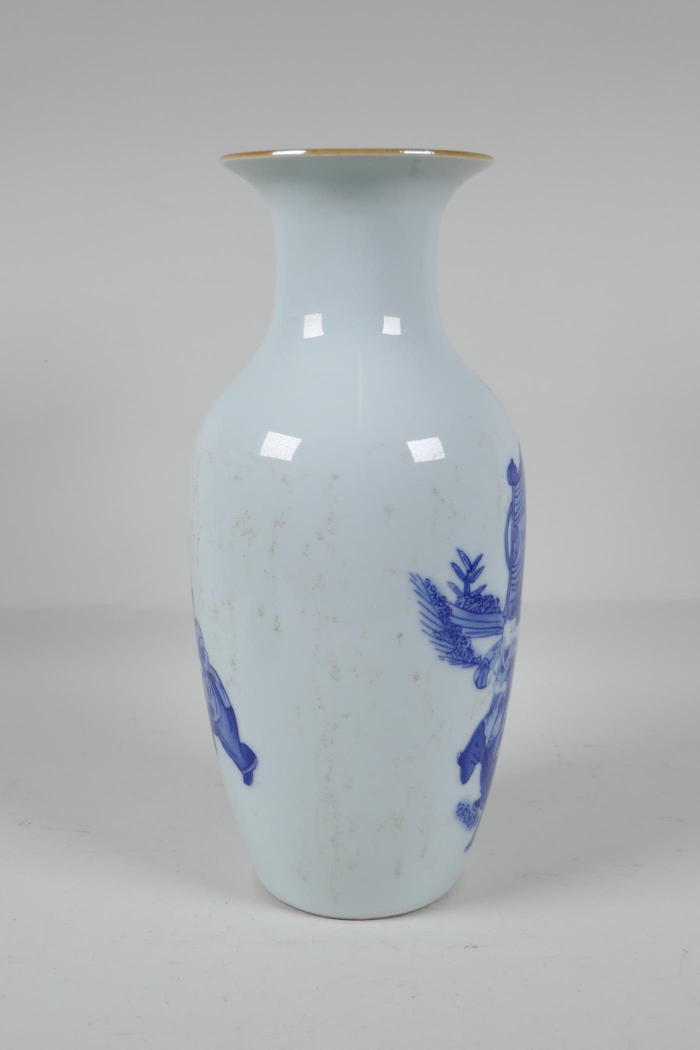 An early C20th Chinese blue & white porcelain vase, decorated with women, children and a kylin in a - Image 4 of 5