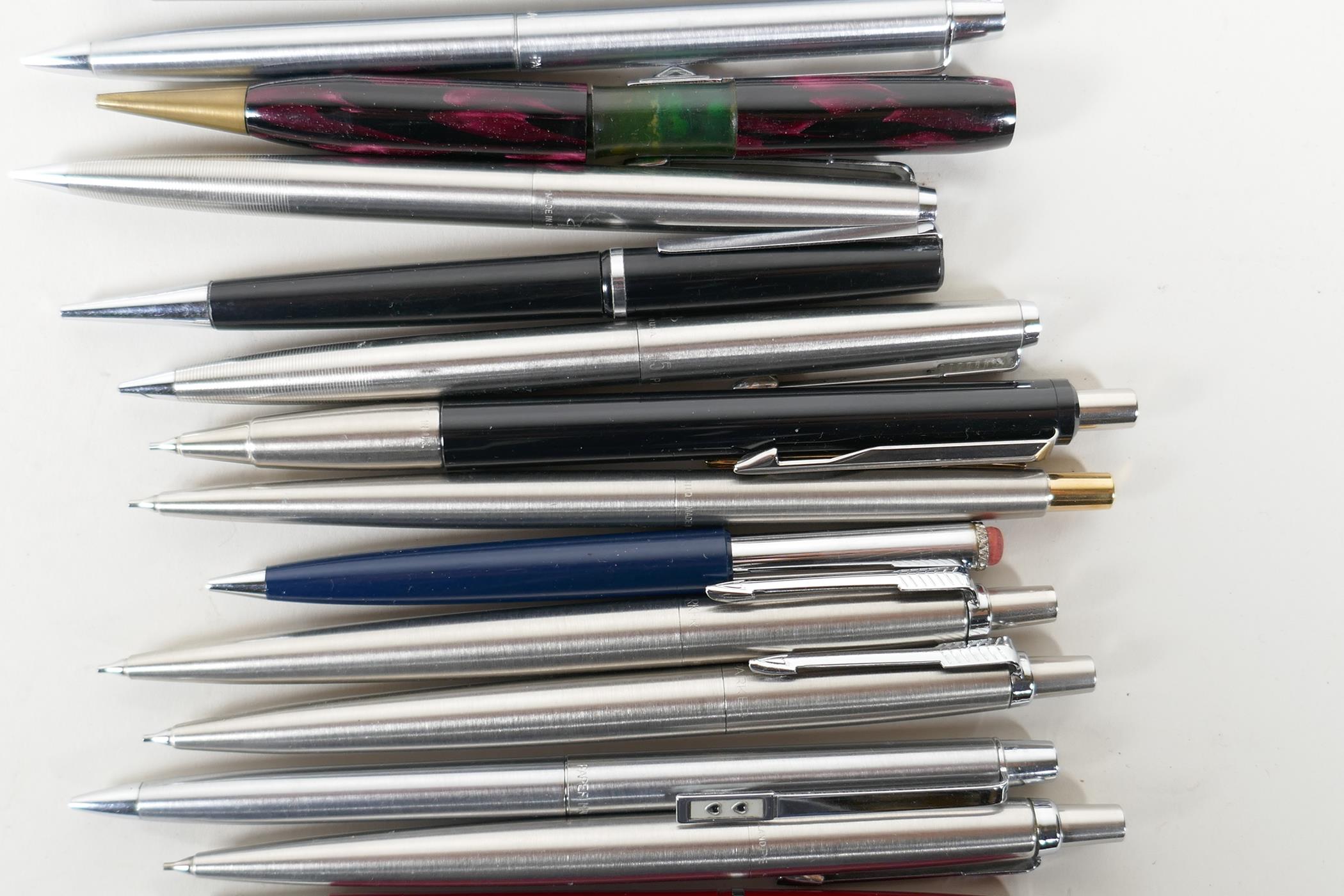 A collection of 25 propelling pencils, mostly Parker - Image 4 of 5