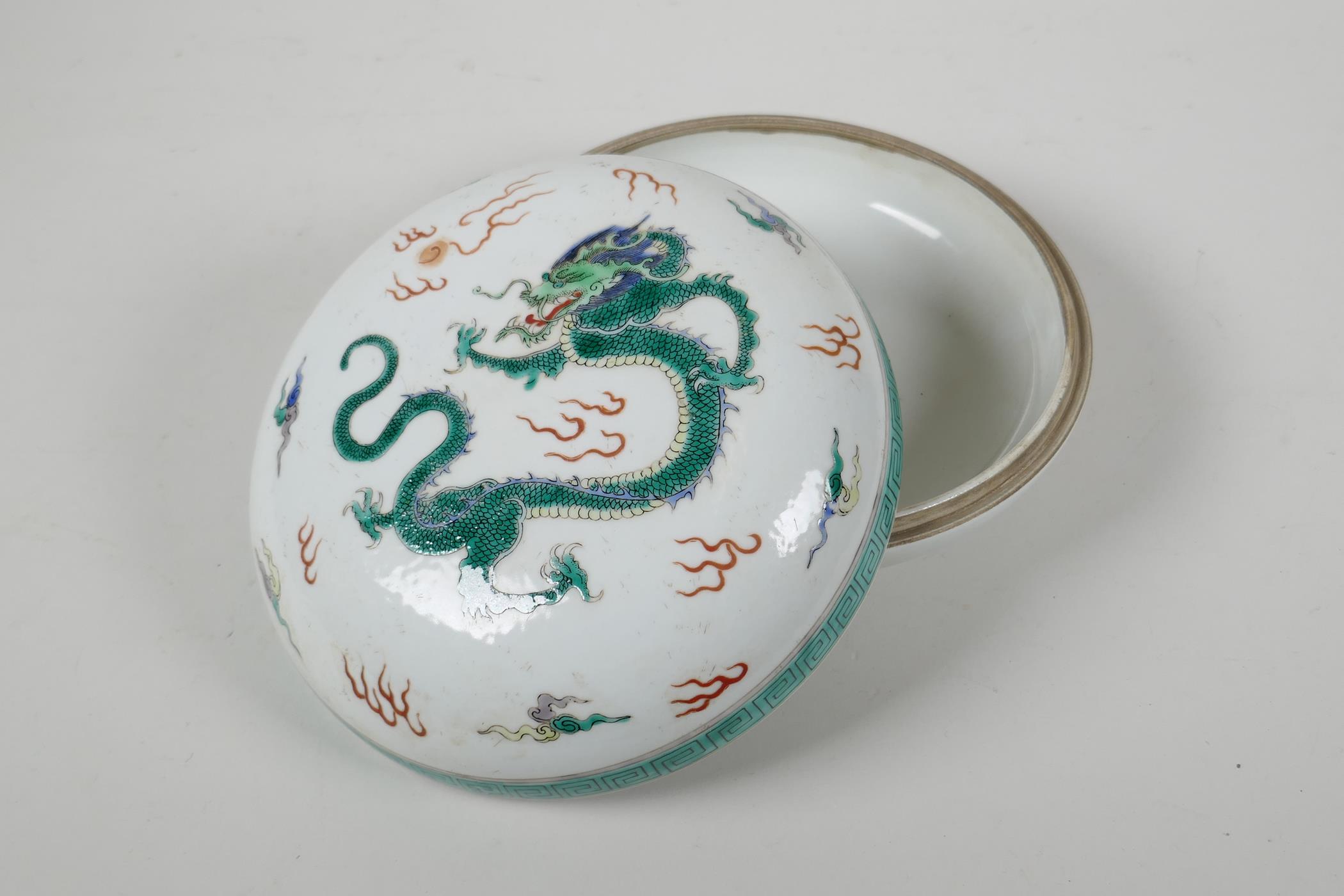 A Chinese Kangxi style famille vert porcelain box & cover, decorated with a dragon chasing the - Image 3 of 5