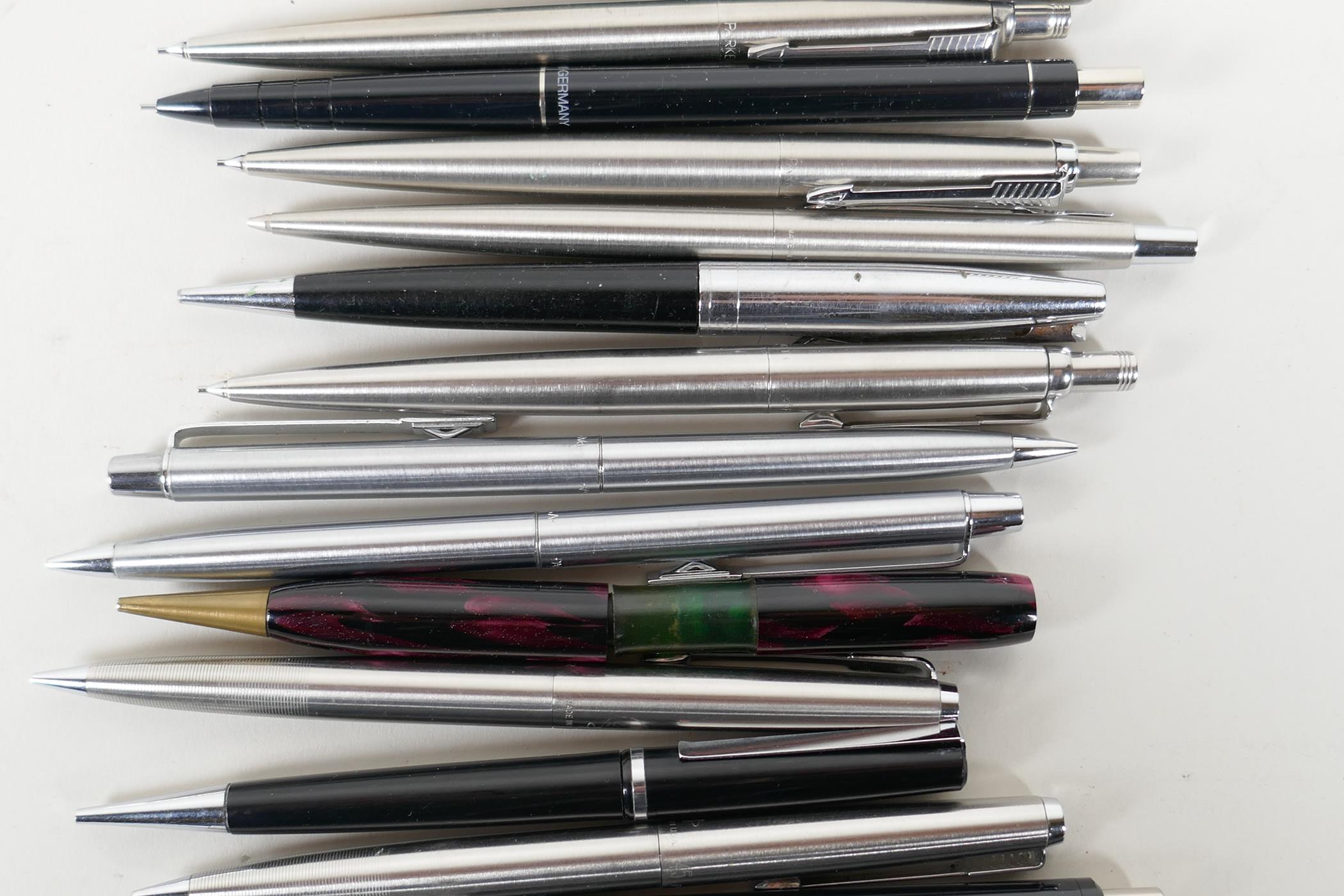 A collection of 25 propelling pencils, mostly Parker - Image 3 of 5