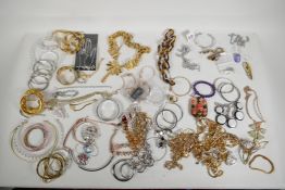 A quantity of costume jewellery