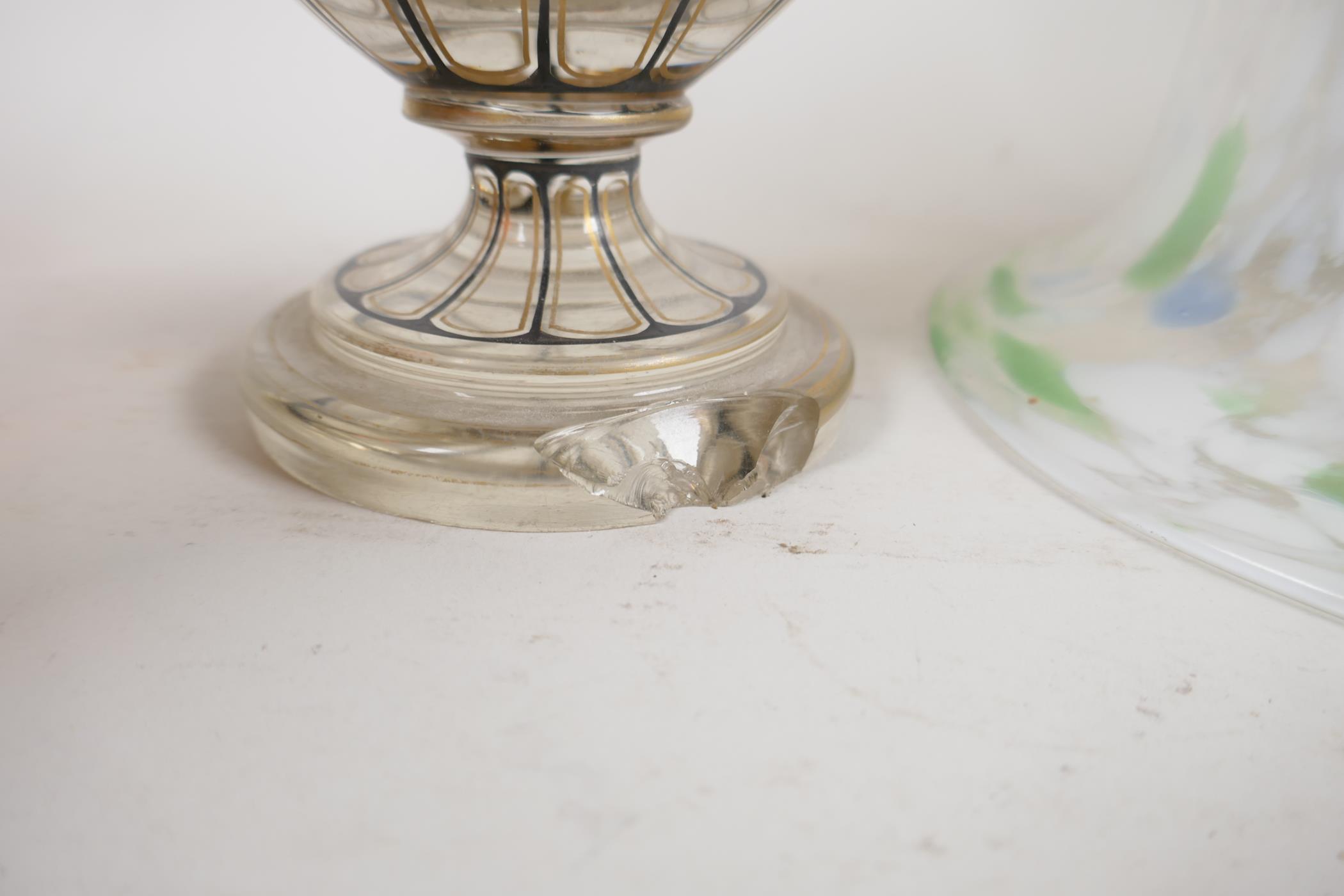 A quantity of assorted decorative glass, including an Mdina swirl glass vase, a cranberry glass 2 - Image 5 of 5