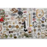 A quantity of good quality vintage costume jewellery, for repairs, etc