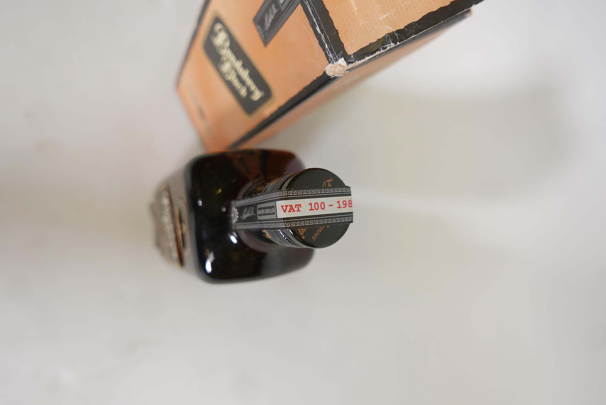 A rare bottle of Australian Bundaberg Black Rum, VAT 100, 1985, No. 070569, in original box - Image 2 of 4