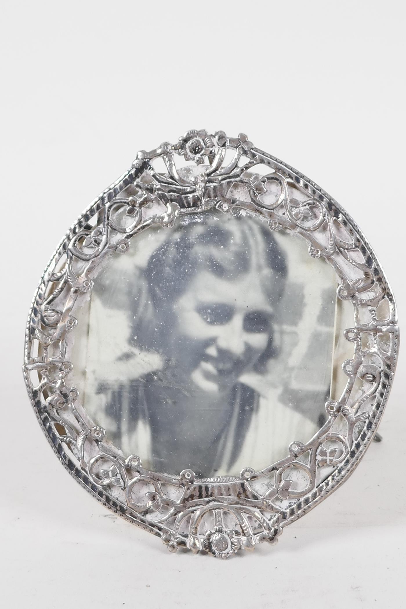A Dutch pierced silver circular photo frame 3½"  diameter - Image 2 of 5