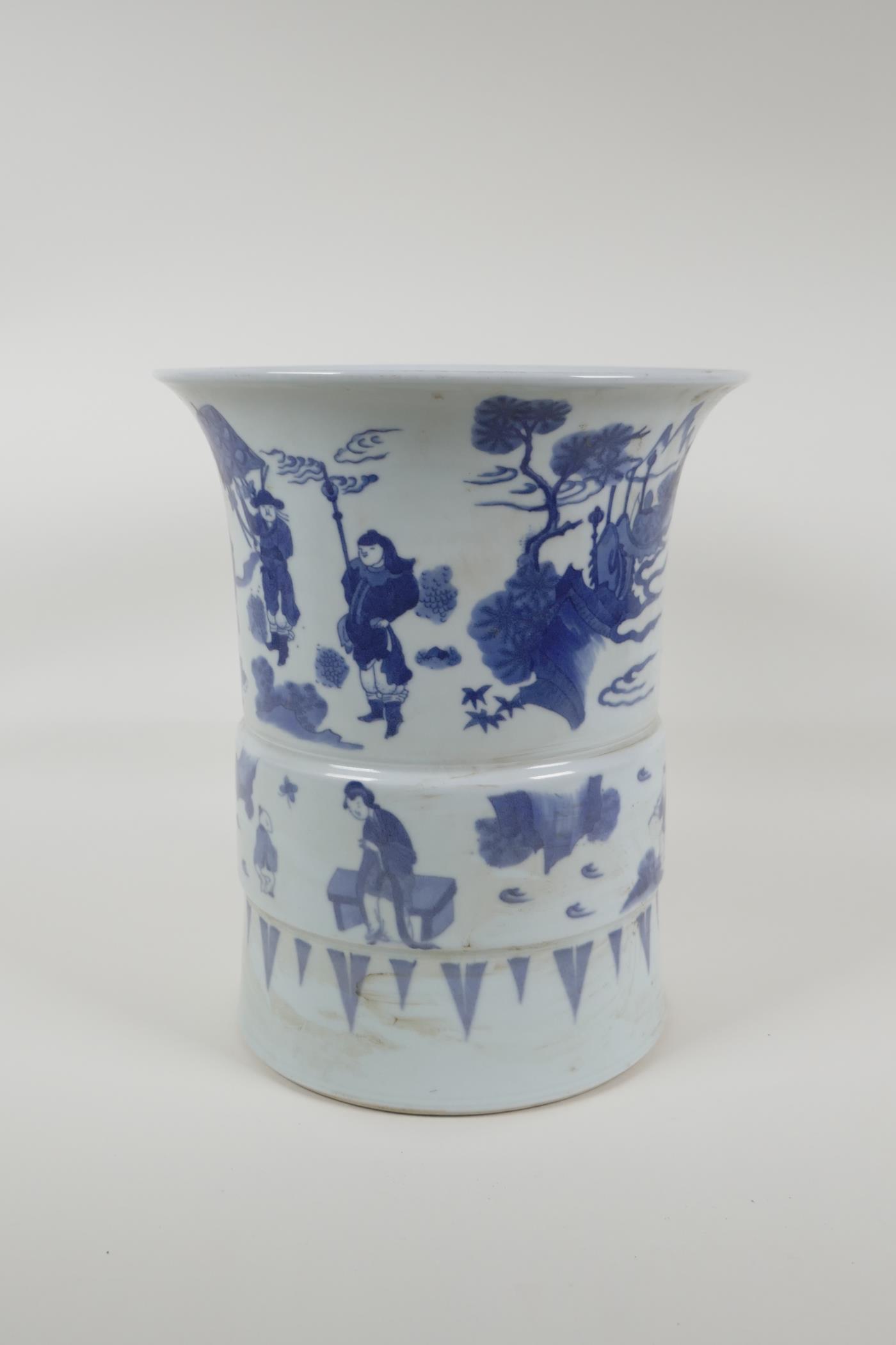 A Chinese blue and white porcelain gu shaped vase/brush pot, decorated with figures in landscape - Image 2 of 5