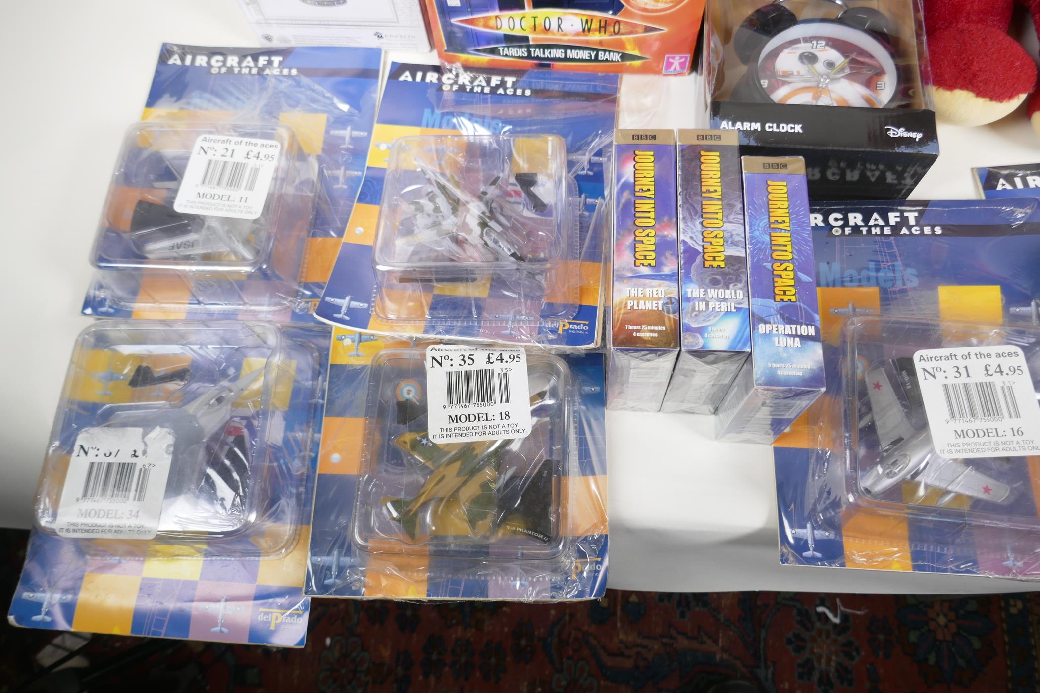 A quantity of boxed toys to include Star Wars, Harry Potter, Dr Who, aircraft of the aces and - Image 6 of 6