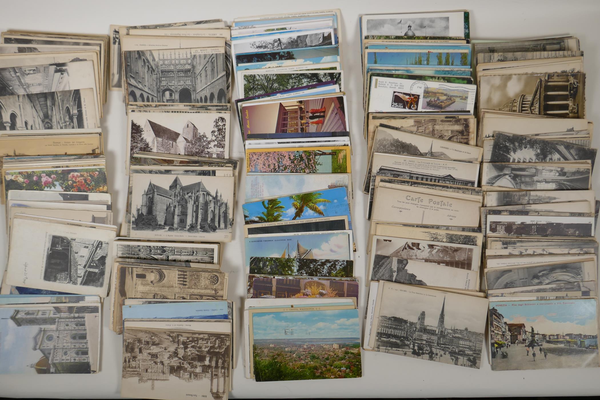 A quantity of late C19th and C20th topographical postcards, approx 800