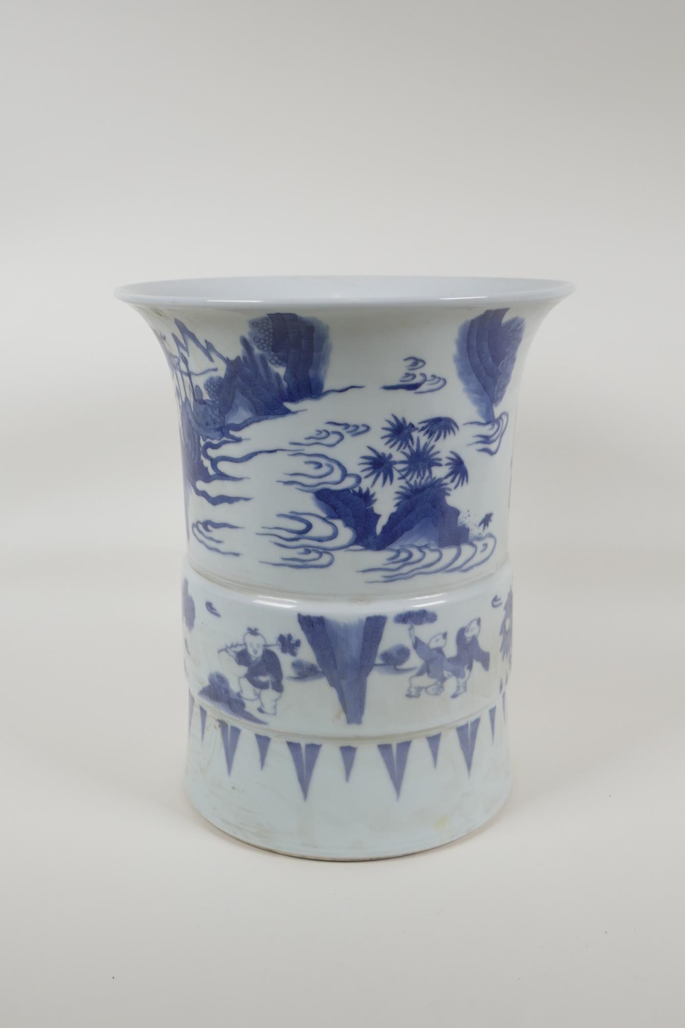 A Chinese blue and white porcelain gu shaped vase/brush pot, decorated with figures in landscape - Image 3 of 5