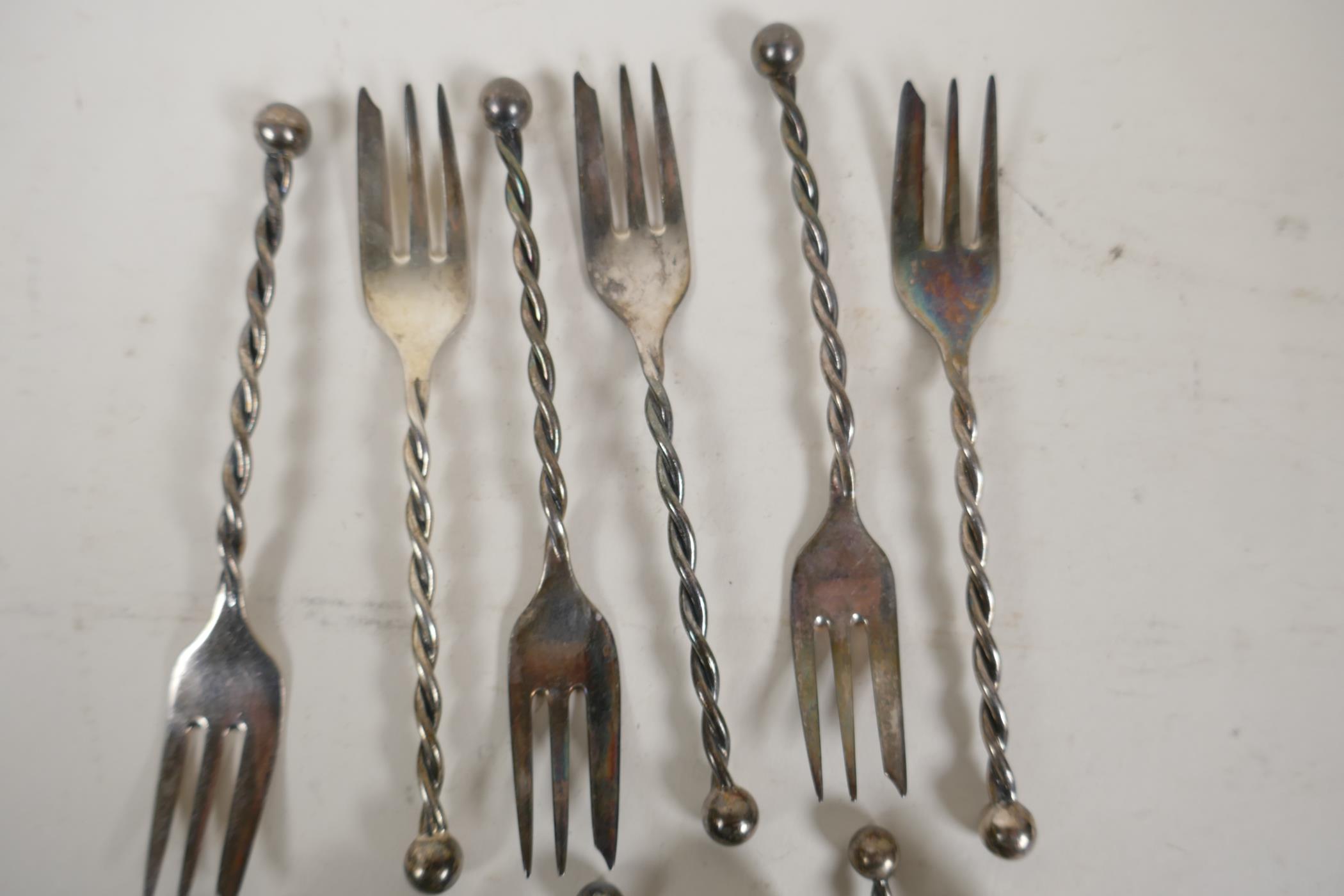 A set of six sterling silver cake forks with twist stems and  ball finials, and a matching set of - Image 2 of 4