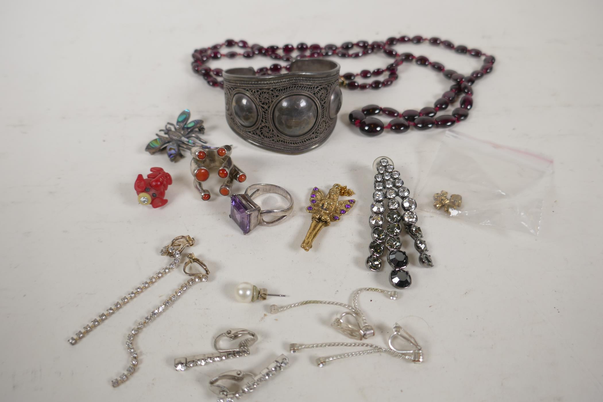 A filigree bangle and a quantity of jewellery