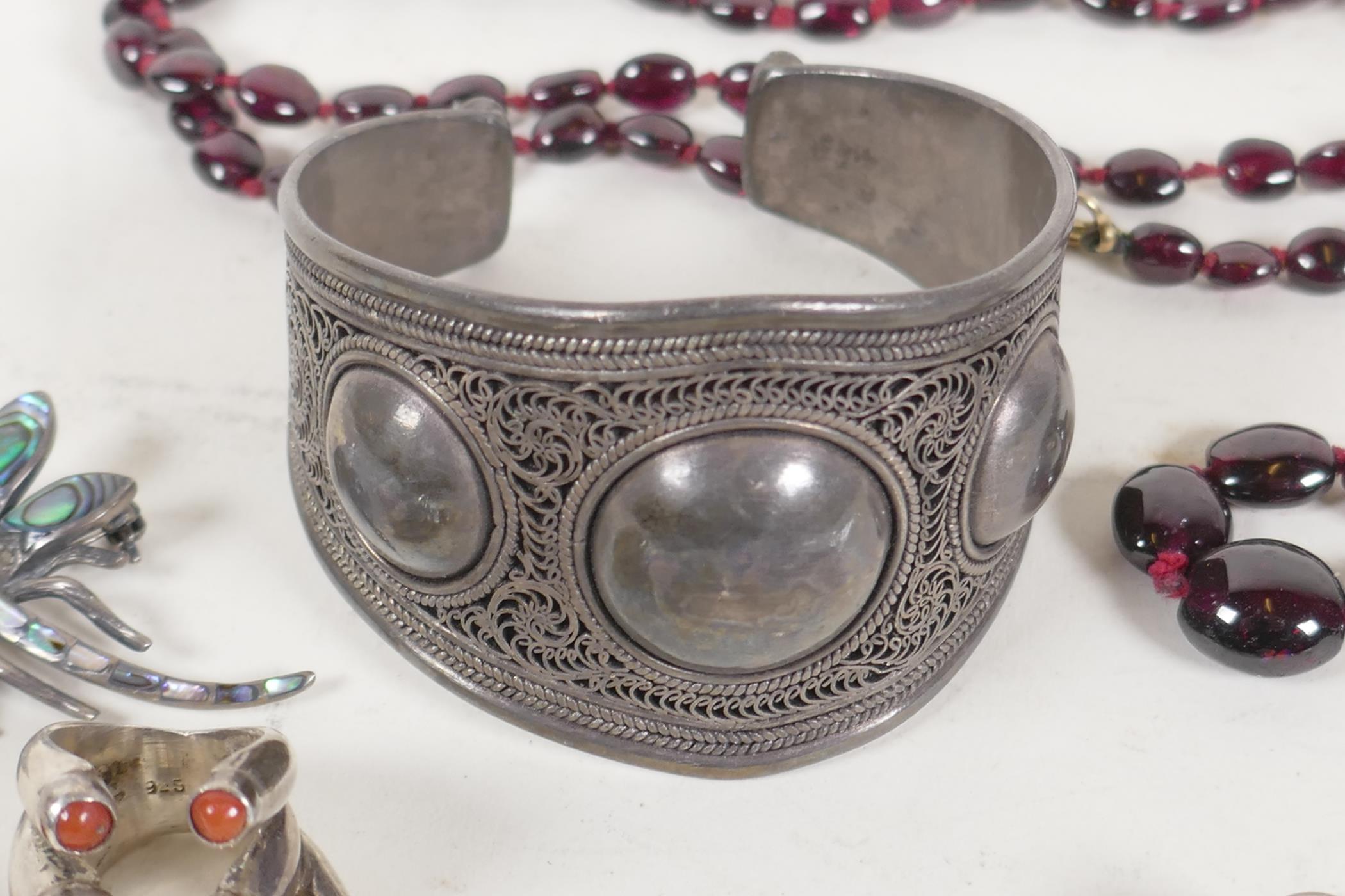 A filigree bangle and a quantity of jewellery - Image 2 of 3